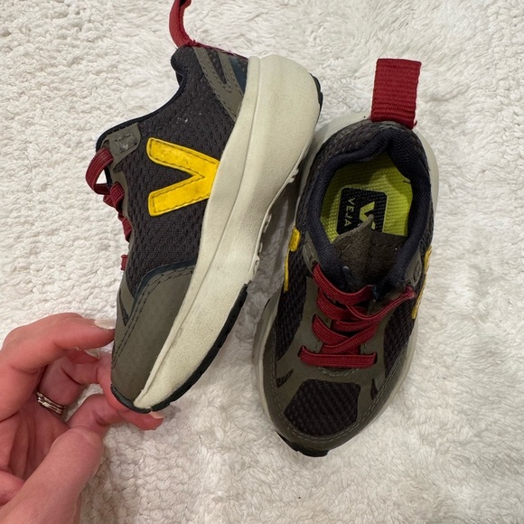 Veja Kids Flip Canvas Slip-On Sneaker Canary Elastic Laces - Picture 2 of 5